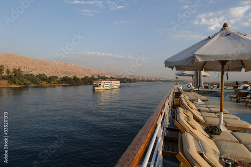 ナイル川クルーズ　アマルコ2号から見える風景