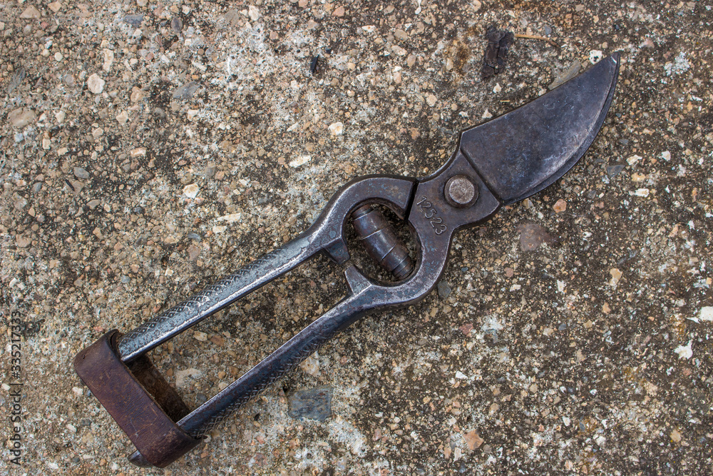 Obraz premium Working tool on a concrete background