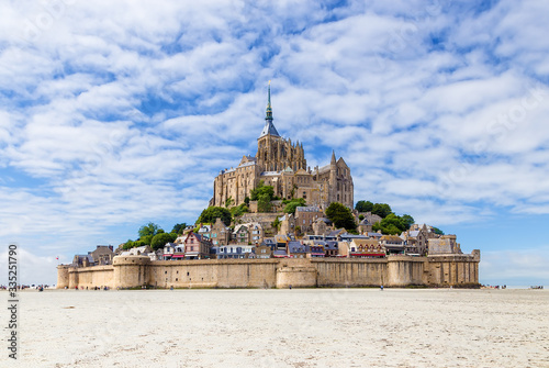 Fotografia Mont Saint Michel, France. Scenic view of the island