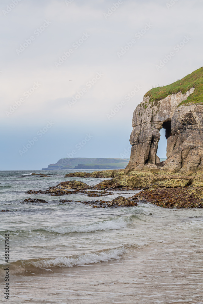 Landschaft rund um den Whiterocks Beach – Country Antrim, Nordirland