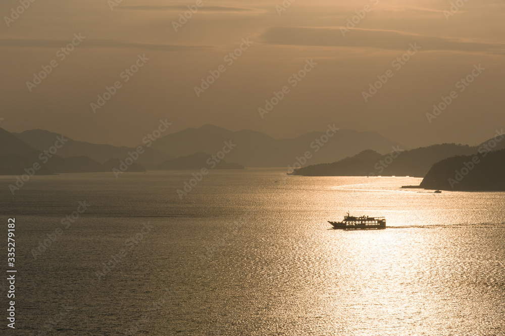 瀬戸内海の夕暮れ 瀬戸内海の夕暮れ