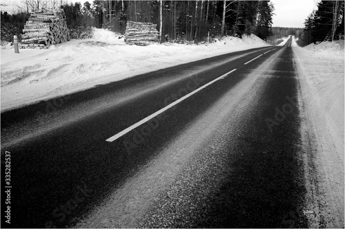 road in winter © VetalStock