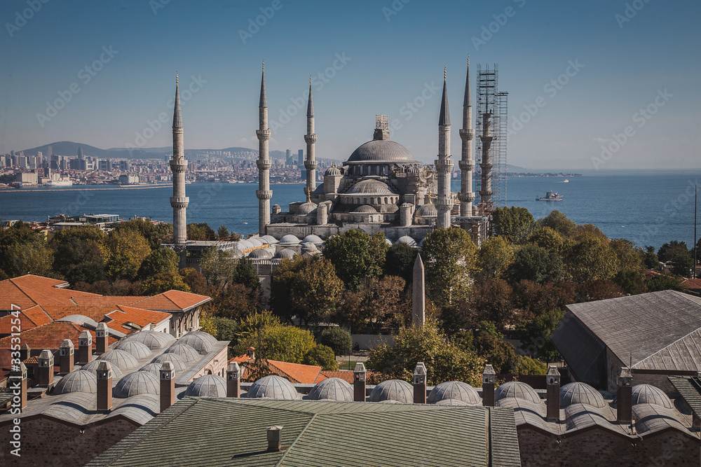 Obraz premium Turkey, the city of Istanbul, in the pictures one of the mosques of the city, outside.