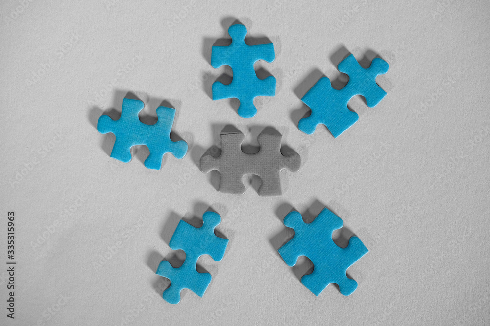 Puzzle blau grau