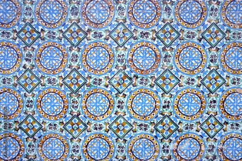 mosaico colorato spagnolo nella città di Siviglia  © enrico scarsi