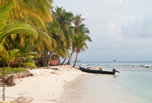 palm Islands of the remote ...