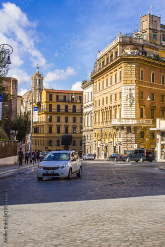 Rome, 10.11.2019, city street with transport in Sunny weather at noon © Alexnow