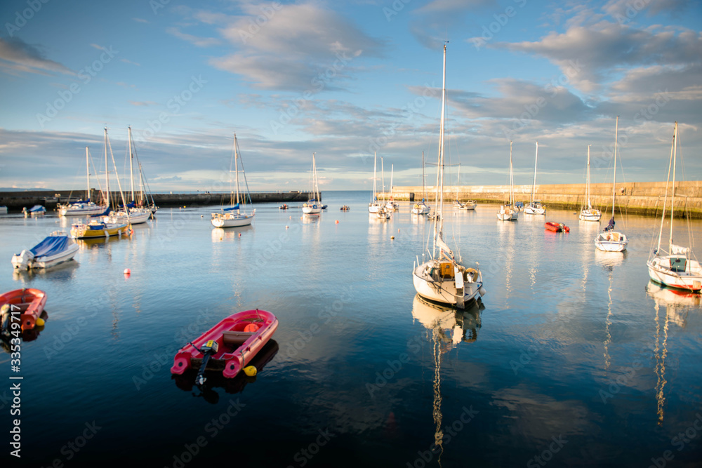 Obraz premium boats in the harbor