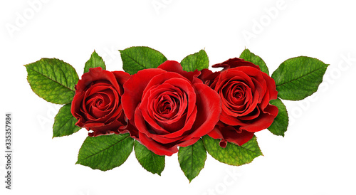 Fototapeta Naklejka Na Ścianę i Meble -  Red rose flowers in a floral arrangement
