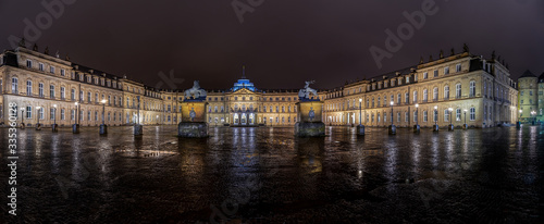 Neues Schloss Stuttgart bei Nacht und Regen, New castle in Stuttgart at night , rain © tom-pic-art