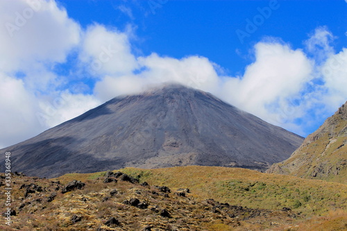 the best picture of the volcano at tongariro national park 