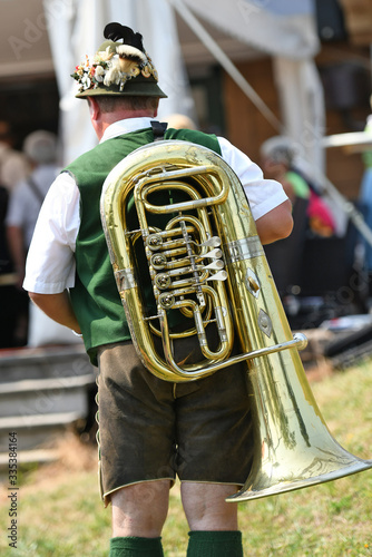 Traditionelle Musikanten im Salzkammergut (Oberösterreich, Österreich) - Traditional musicians in the Salzkammergut (Upper Austria, Austria) photo