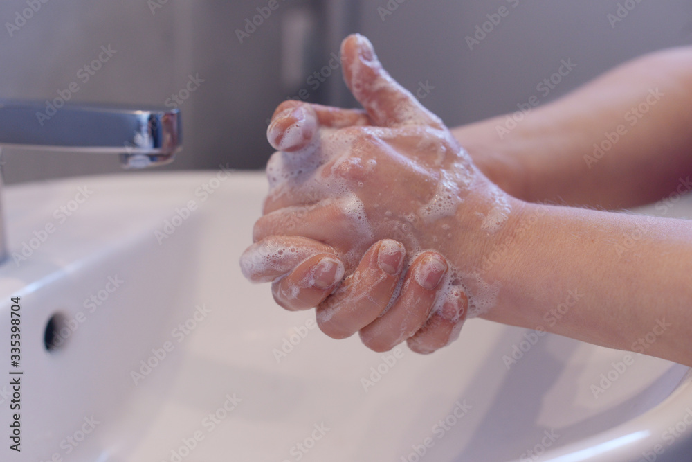 Fototapeta premium laver les mains - virus