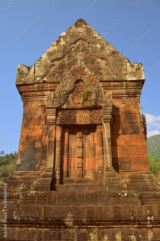 Naklejka premium Wat phu small Khmer ruins in Champasak, Laos