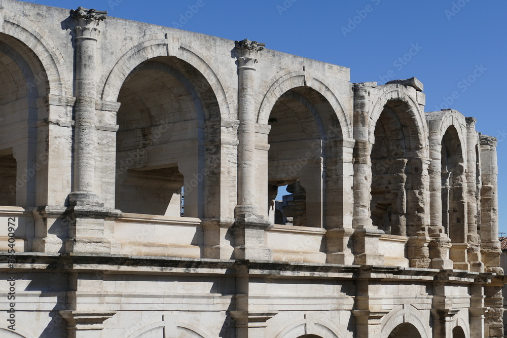 Aussenfassade römisches Amphitheater in Arles / Frankreich