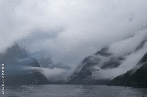 Milford sound © jamalbrizki