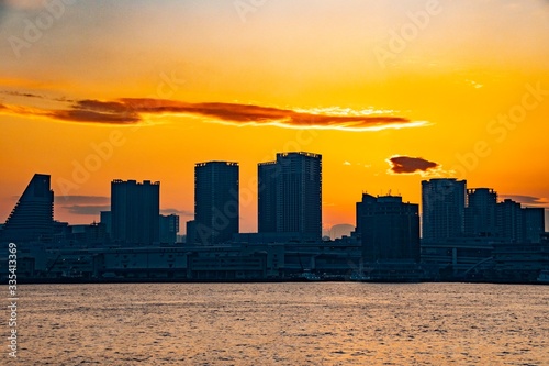 Tokyo skyline at sunset © CLINTON