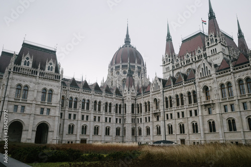 hungarian parliament building in budapest © Nicolas