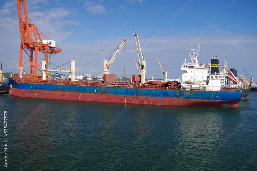 Ship / Bulk carrier