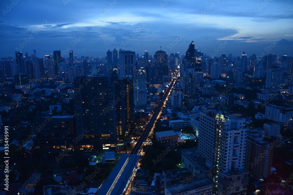 Obraz premium Panorama Bangkok Rooftop bar de nuit