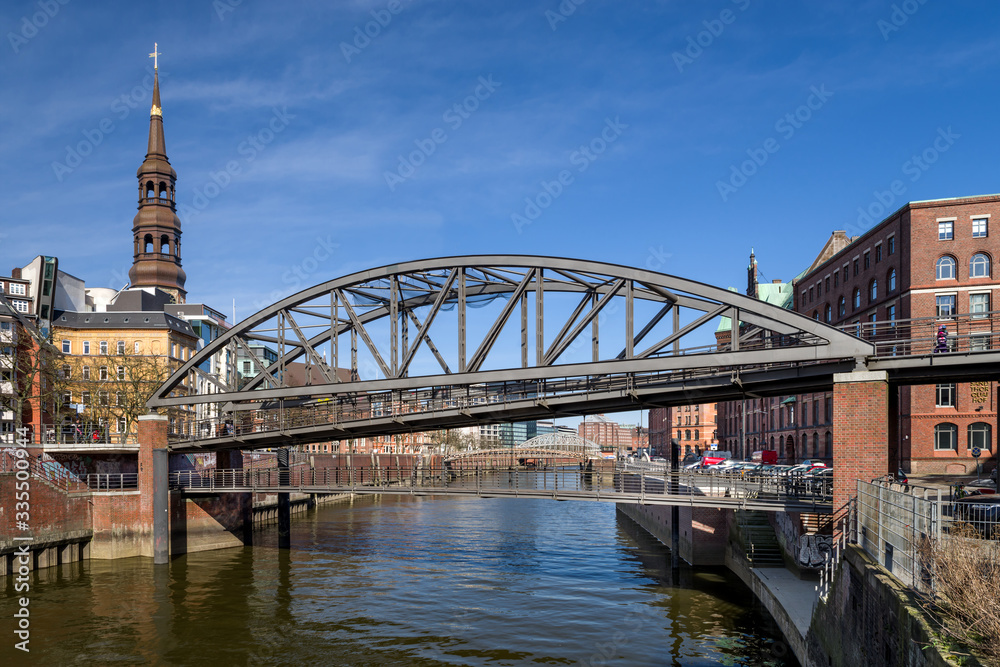 Fototapeta premium Kibbelstegbrücke Hamburg Altstadt