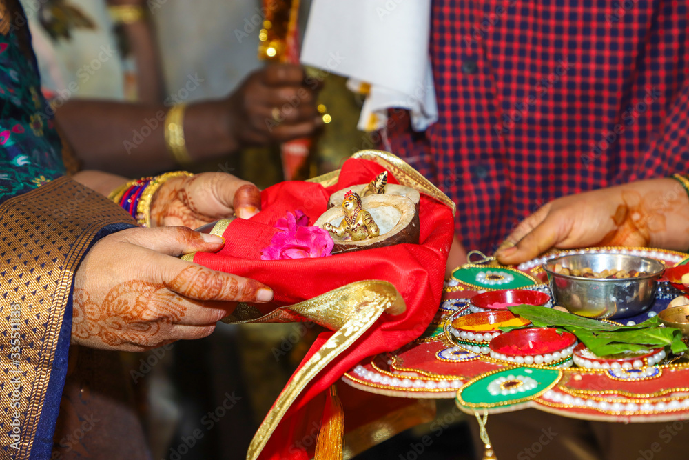 Fototapeta premium Indian traditional wedding ceremony : Decorative puja thali