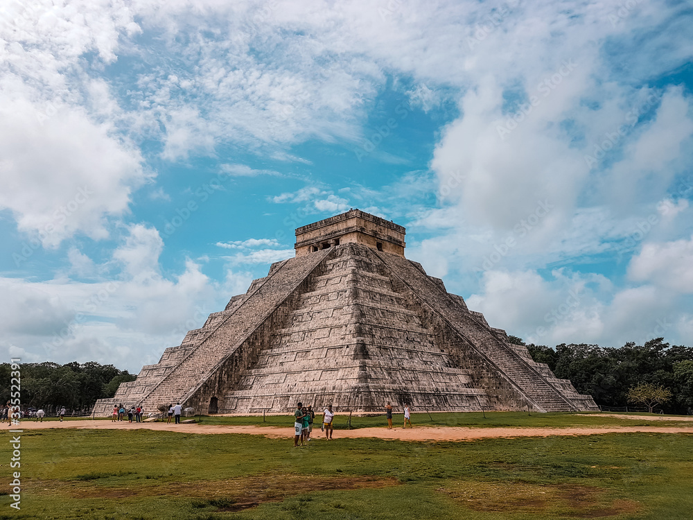 Die Pyramide des Kukulcán von Chichen Itza Mexiko - neues Weltwunder Die Pyramide des Kukulcán von Chichen Itza Mexiko - neues Weltwunder
