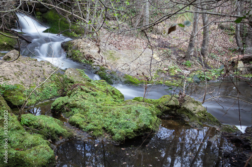 Obraz na płótnie Silky water of a river in a forest in Madrid, Spain w salonie