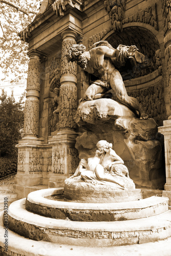 Schilderij op canvas Paris - Jardin du Luxembourg - Fontaine Médicis