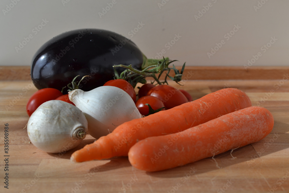 Verduras frescas de estación para una sopa Verduras frescas de estación para una sopa