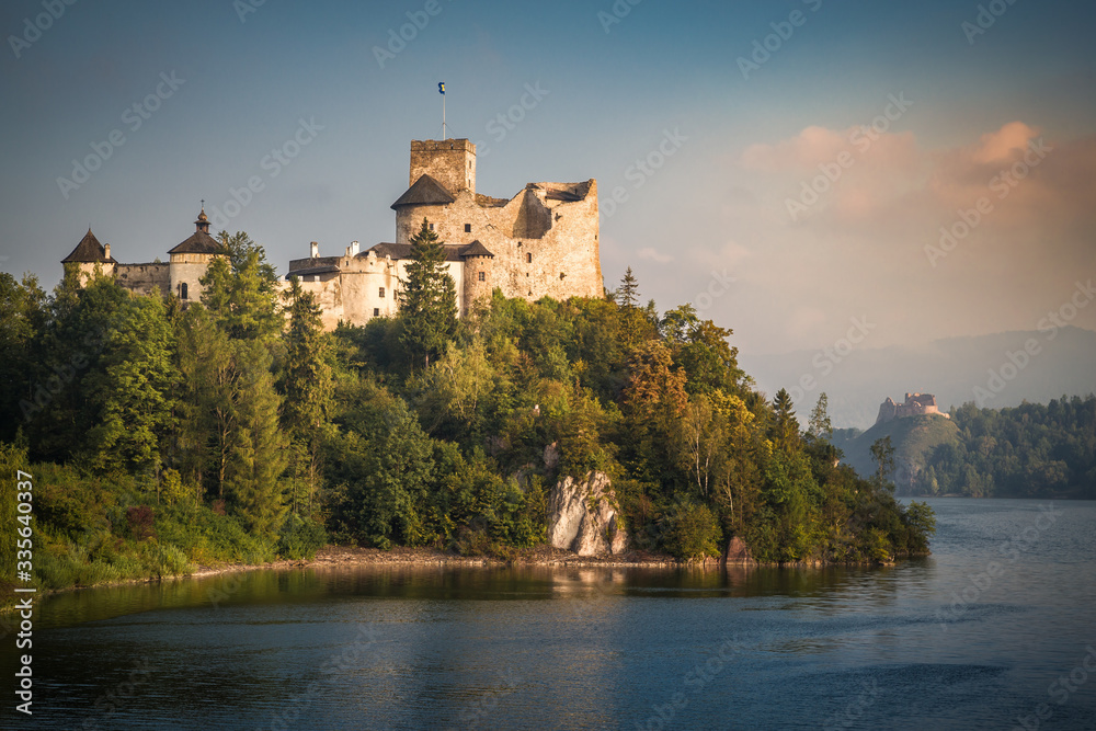Zamek w Niedzicy i Zamek Czorsztyn nad Jeziorem Czorsztyńskim