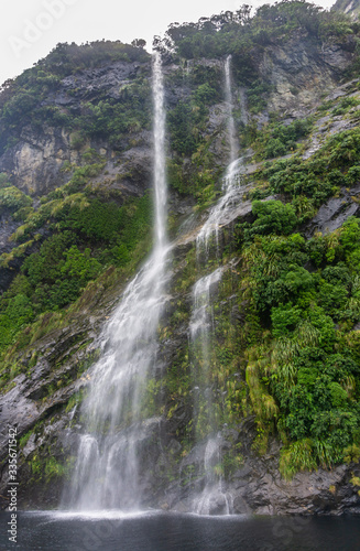 Fiords Mountans Hills Sea Waterfall Boat Fiorland Milford Sound Doubtful Sound New Zealand 