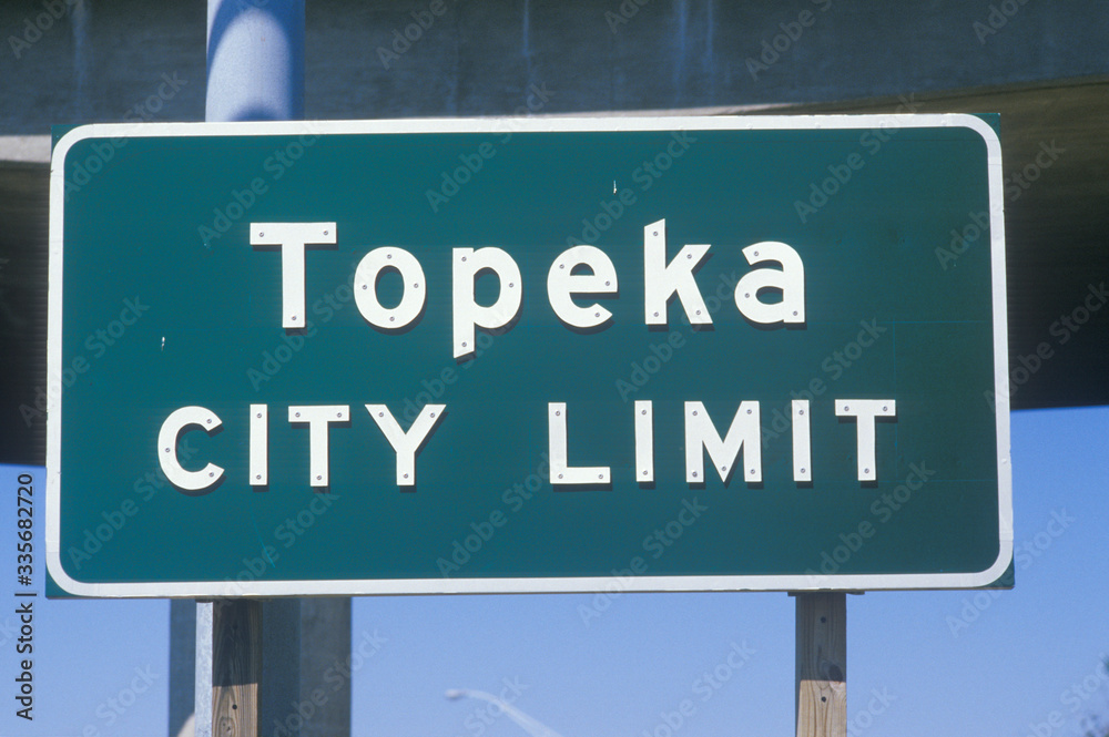 A sign that reads ÒTopeka city limitÓ A sign that reads ÒTopeka city limitÓ