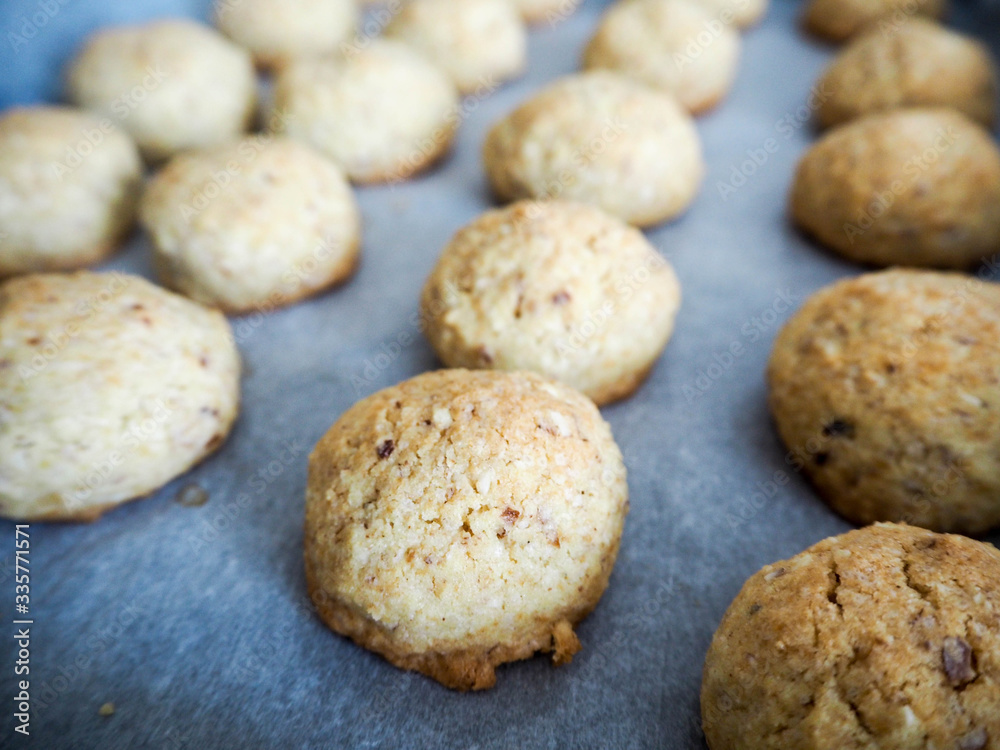 chocolate chip cookies