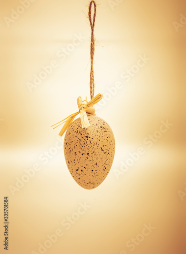 Braune Ostereier Dekoration im Retro Stil