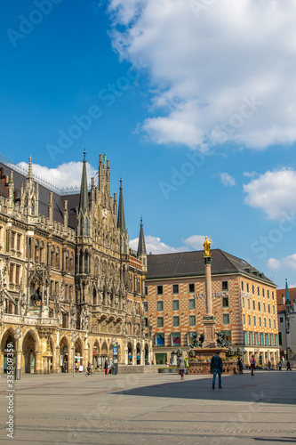 Impressionen Draußen in der Ausgangsbeschränkung Corona Virus in München