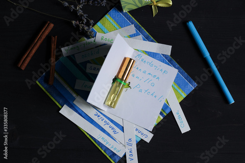 Foto Art of creating perfume with essential oils