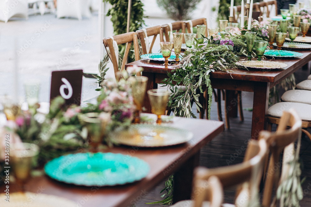 Obraz premium Boho wedding table for a newlywed banquet.