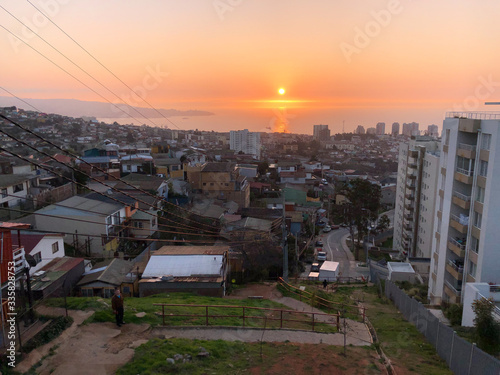 Coucher de soleil sur la ville de Valparaíso