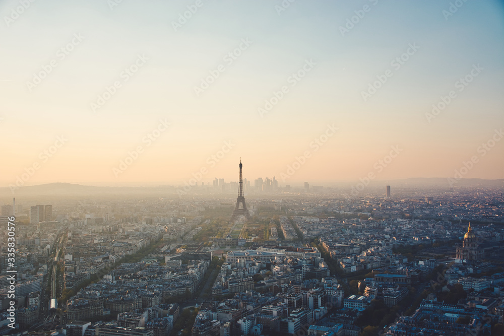 Naklejka premium Paris Sunset