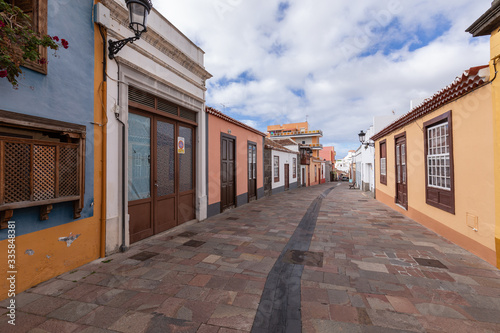 Fototapeta Naklejka Na Ścianę i Meble -  Beautiful colorful streets of old colonial town in Los Llanos de Aridane in La Palma Island, Canary Islands, Spain.
