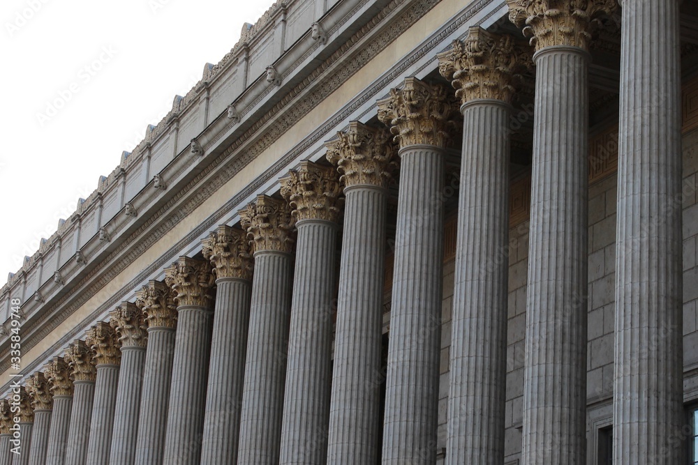 colonnes du palais de justice