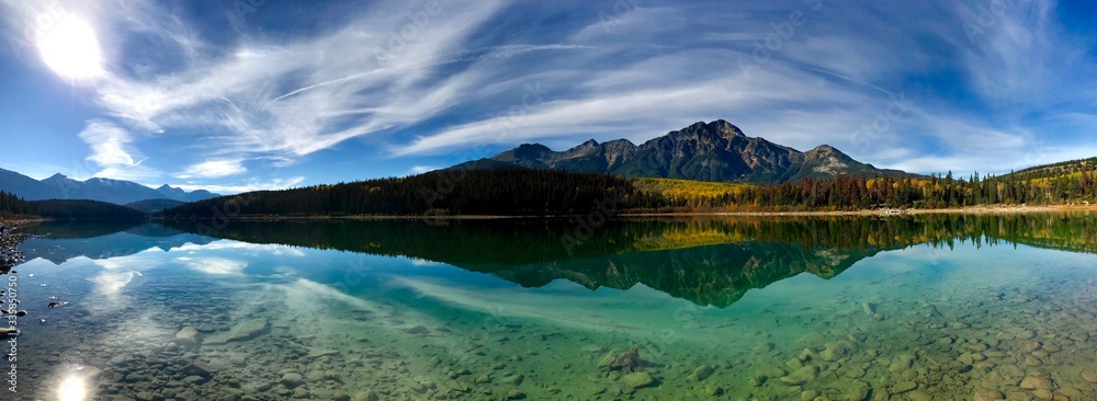 Fototapeta premium lake in the mountains