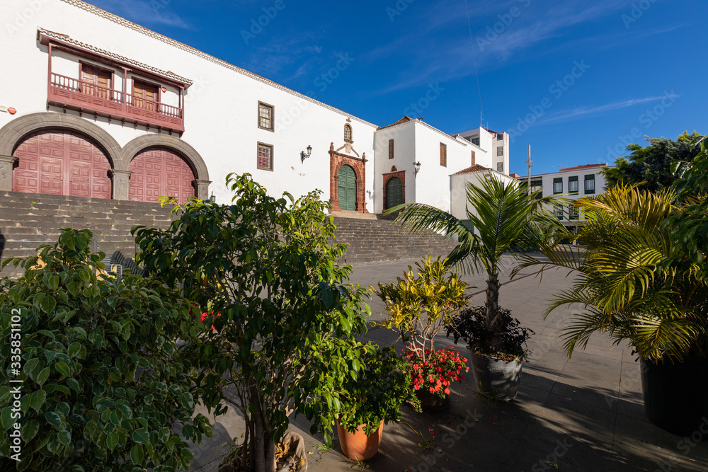 Fototapeta premium Traditional architecture at Santa Cruz - capital city of the island of La Palma, Canary Islands, Spain.