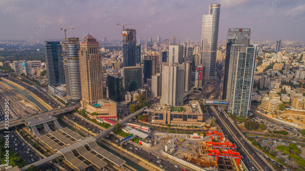 Obraz premium Tel Aviv-Ramat Gan city center aerial drone view