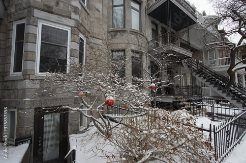 Décoration de noël sous la neige