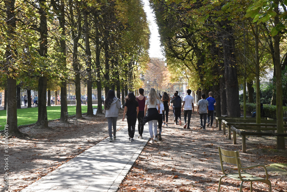 Se promener au jardin du Luxembourg à Paris, France