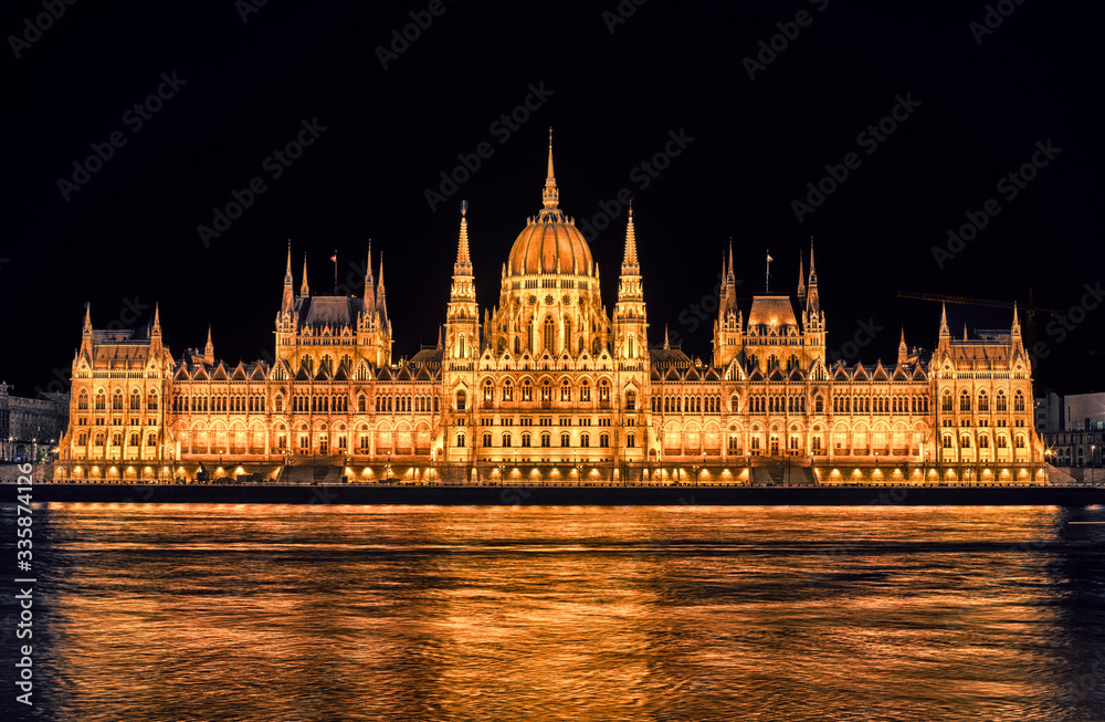 PARLAMENTO DE BUDAPEST DE NOCHE 