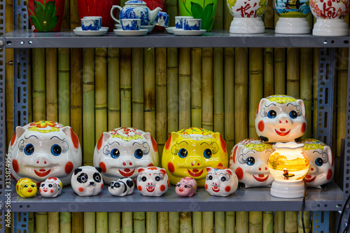 Canvastavla Ceramic piggy-banks for sale in Hanoi, Vietnam