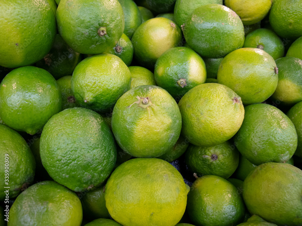 green limes in the market